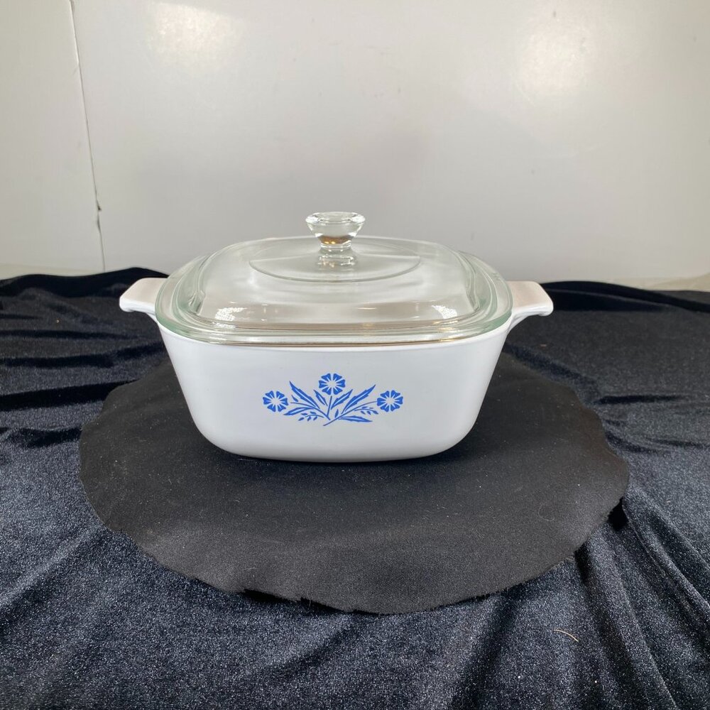 Blue Cornflower, Corning Ware, 1.5 Quart Casserole Dish with lid, Good Vintage C